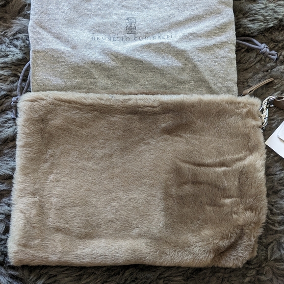 Brunello Cucinelli Genuine Fur Clutch. - Picture 2 of 14